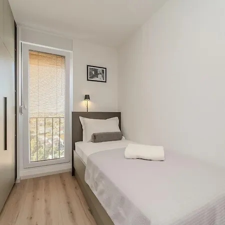 Star Boulevard Apartment *